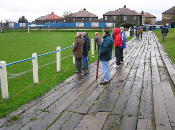 Another short of Abbey Park, KIlwinning, this time a rainy day on the terrace. Another short of Abbey Park, KIlwinning, this time a rainy day on the terrace.