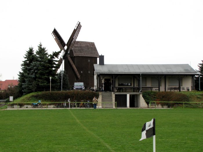 SpG Glesien/ Zwochau/ Zschernitz 1:8 SpG Naundorf/ Zschepplin. Under-19 district league (5th level). Ground: Sportanlage an der Mühle ("Sports Ground at the Mill"; cap. 1,200 which of them 30 seated) Attendance: 15 (which of them 7 visiting supporters) SpG Glesien/ Zwochau/ Zschernitz 1:8 SpG Naundorf/ Zschepplin. Under-19 district league (5th level). Ground: Sportanlage an der Mühle ("Sports Ground at the Mill"; cap. 1,200 which of them 30 seated) Attendance: 15 (which of them 7 visiting supporters)